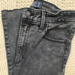 Abercrombie Super Skinny Ankle Jean - Faded Black - Size 26R(2)